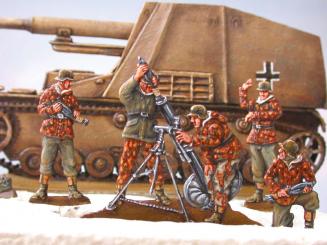 German heavy 120mm Mortar 42 with crew 
