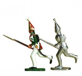 Grenadier mit Grenadiermütze, stürmend 