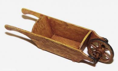 Brouette en bois 
