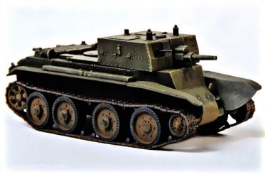 Canon automoteur sur châssis BT-7 