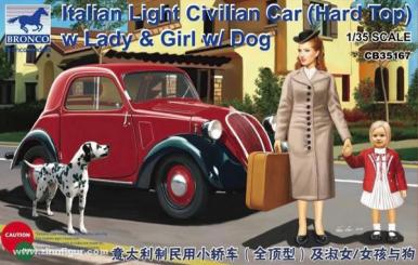 Ziviles Auto mit Dame, Kind und Hund 