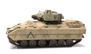 M2 Bradley IFV - Désert - Transport ferroviaire 