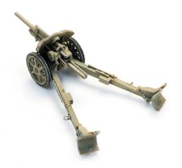 WM 10,5cm LeFH 18 Afrika Korps en position 