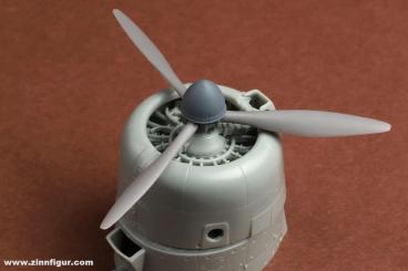 SBD-1/3 Dauntless Propeller mit Spinner (Academy) 