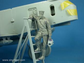 German Bomber Ground Crewman 