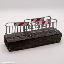 3 Metall Absperrungen 