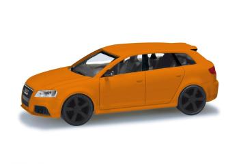 Audi RS3 Sportback orange glutineux avec jantes noires 