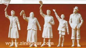 Civilians on the roadside 