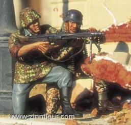 2 Soldiers with MG42 