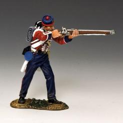 Britischer Infanterist, feuernd 