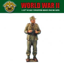 Soldat de char de l'Afrika Korps avec jumelles 