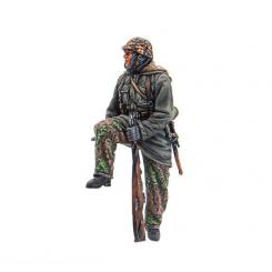 WSS Soldat mit K98 - sitzend 