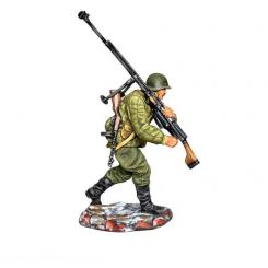 Russischer Soldat mit PTRD Panzerbüchse 