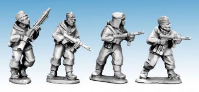 Soviet Scouts with German Weapons 