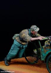 Pushing WSS Soldier 1 - 1942-45 