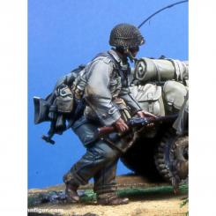 Soldat avec grenade à lance 