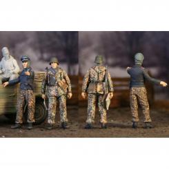 Soldat de char et fantassin 
