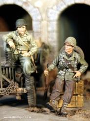 Équipage de véhicule américain se reposant, octobre 1944 