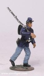 Union soldier advancing 