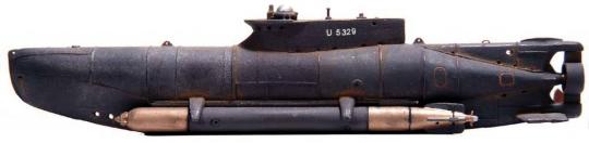 Kleinst-U-Boot Seehund mit Torpedos 