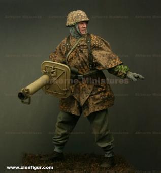 WSS Soldat mit Panzerschreck 