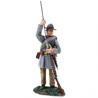 Confederate Infantry Standing Ramming in Frock Coat No.1 