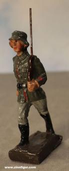 Marching soldier by Strola 