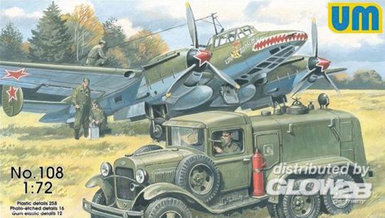 Pe-2R Reconnaissance Aircraft with BZ-38 