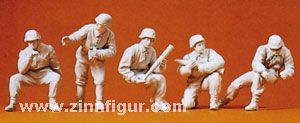 Geschütz operator to 7.5 cm PAK40 